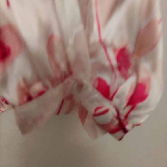 White House Black Market pink and white floral flowy top size 2 - Picture 8 of 8